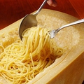 料理メニュー写真&nbsp;名物！新丸ごとパルミジャーノスパゲティ(生パスタ)