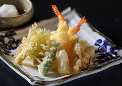 季節野菜と地魚の天ぷら盛り合わせ