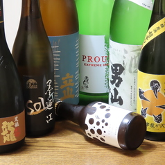 北海道の地酒も全国各地のお酒も取り揃えております