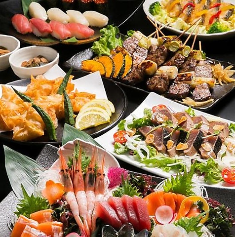 季節の新鮮な魚介や野菜を料理長こだわりのお料理でおもてなし。地酒も自慢の品ぞろえ