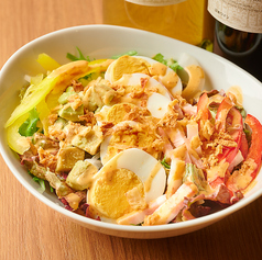 具だくさん彩りコブサラダ