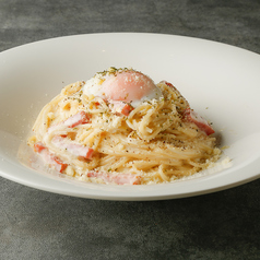 今日の贅沢、トリュフ香るクリーミーカルボナーラ