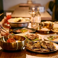 オシャレな空間で拘りの韓国料理をお楽しみ下さい♪