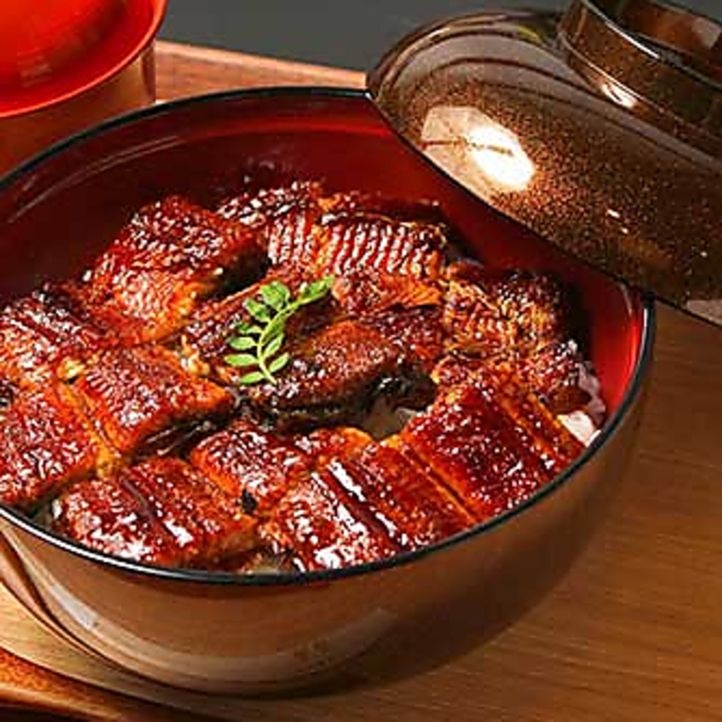 30年追及しつづけた秘伝のタレを3度づけし、絶妙な加減で職人がじっくりと焼き上げる絶品うなぎ