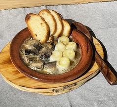 いわしとネギのアヒージョ　バケット添え