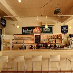 １名様～♪落ち着いたカウンター席♪どんなシーンでもお使い頂けます！デートはこちら♪カウンターで肩を合わせて！♪カウンター席をお探しでしたらぜひビアパラへ♪お気軽にお問い合わせ下さい♪【那覇/居酒屋/飲み放題/２時間/宴会/団体/大人数/おすすめ/貸切/二次会/女子会/誕生日/記念日/結婚式/居酒屋】