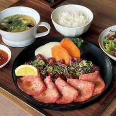 職人厳選のお肉ならでは濃厚な旨味。
