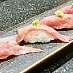 牛の炙り寿司(4貫)