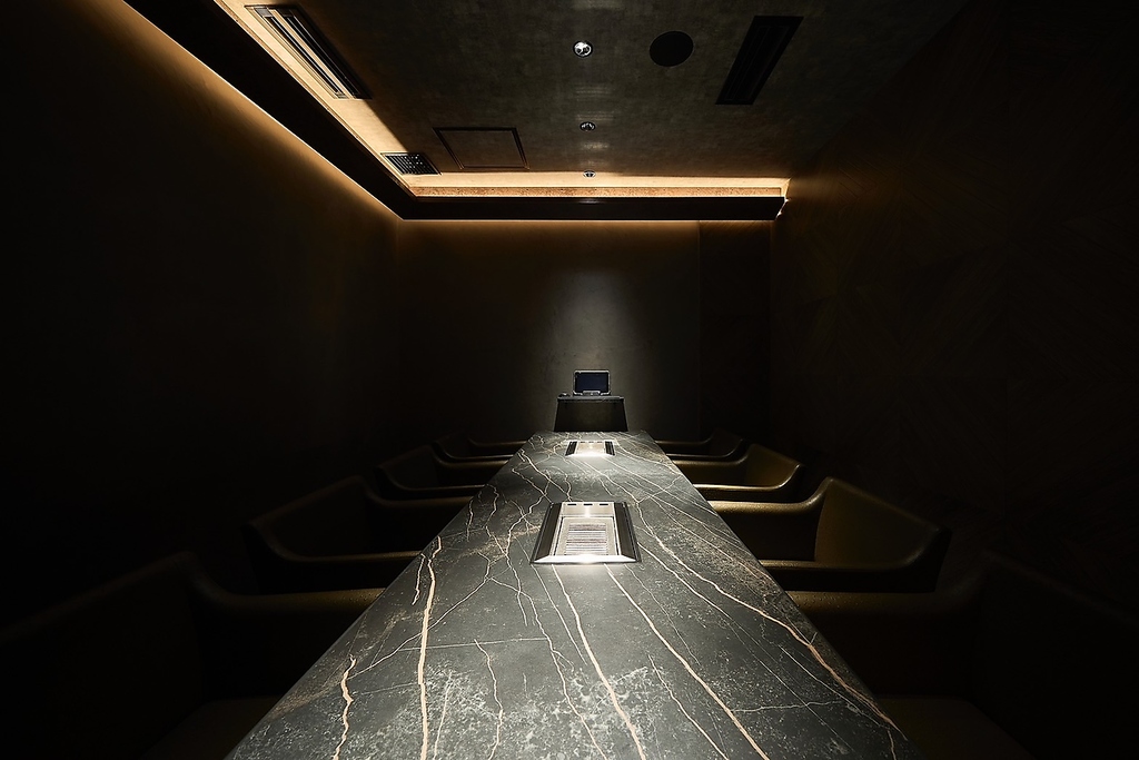 8名様で座れる個室もございます。接待や顔合わせにどうぞ。