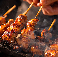 『銘柄地鶏使用の焼き鳥盛り合わせ＋100種類食べ放題