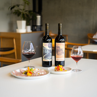 ナチュラルワインと豊富なおつまみございます！