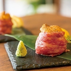 A5国産和牛と雲丹の「うにく握り」(1貫)
