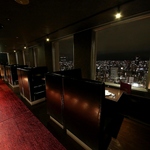 【大切な人との特別な日に】】背もたれの高いハイバックソファー席で、ゆっくり過ごせる空間を演出。