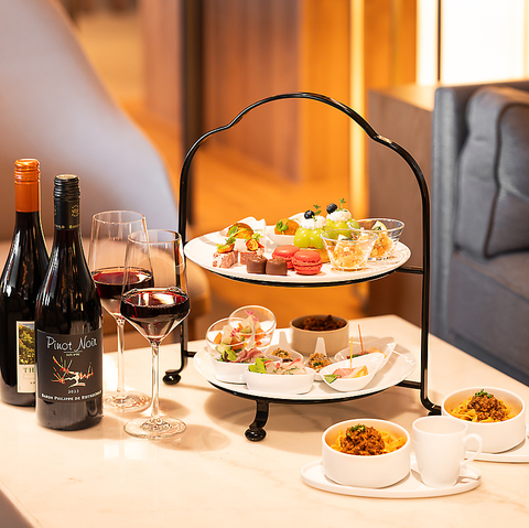 THE LOUNGE R[g[h oC }IbgÉ