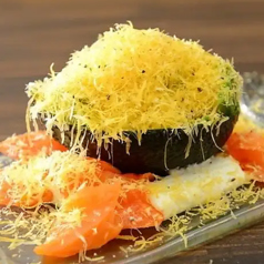 アボカドとスモークサーモンのファルシ