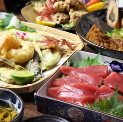 心が落ち着く古民家風居酒屋で老舗のおばんざいや日本酒を堪能◎