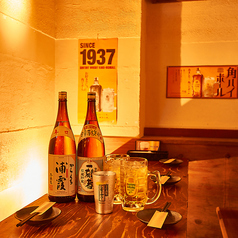 【喫煙OKモダンテーブル席】6名から8名様までゆったりお過ごし頂ける奥テーブル席