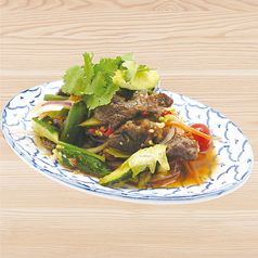 牛肉サラダ　ヤムヌア　Spicy Thai beef Salad