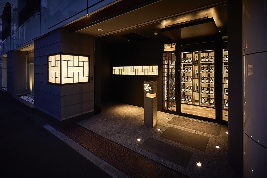 高級感のある店構えで皆様をお出迎え。外観から心躍ること間違いなし。