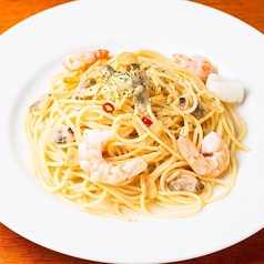 昆布だしの海鮮ペペロンチーノ