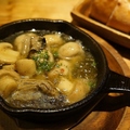 料理メニュー写真&nbsp;アヒージョ(カキとマッシュルーム/エビとブロッコリー )