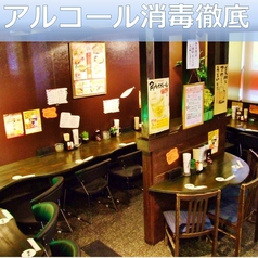 1階カウンター席。お仕事帰りのサク飲みや、一人飲みにも◎居心地の良さと、立ち寄りやすいアットホームな雰囲気が魅力です！是非お気軽にご来店下さい♪