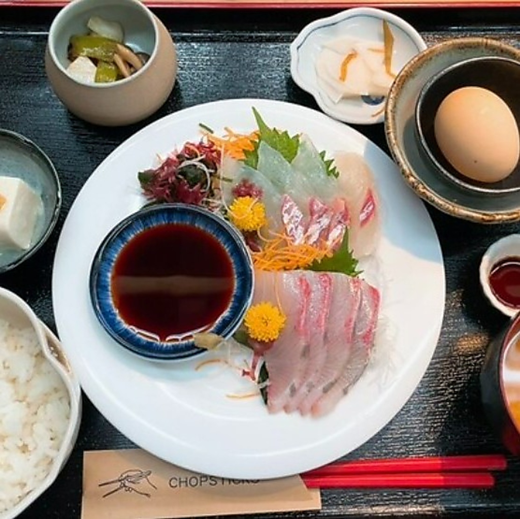 火・木・金・土曜日限定のお刺身定食は鮮度抜群！新鮮な刺身は日替わりで2種類お選びいただけます。