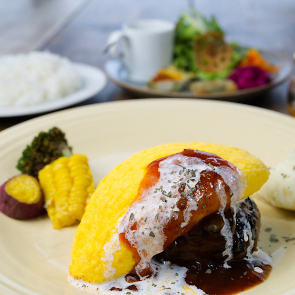 ふわとろオムレツトッピングハンバーグ