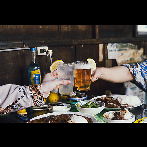 カウンター席もあるため一人飲みや飲み会にも最適なシーシャバーです♪
