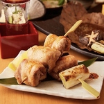 サクサク食感が楽しい焼き物盛り合わせ。みんなでシェアしやすい人気メニュー。