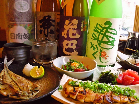 日本酒好きのオーナーが豊富に取りそろえるお酒をスタンディング形式で味わえる！