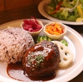 料理メニュー写真&nbsp;王道あめいろハンバーグプレート