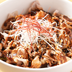 お酒と相性抜群な「豚バラガーリック」の写真