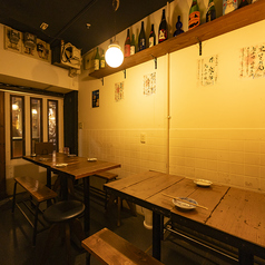 1F　テーブル　12名様でフロア貸切個室としてご予約いただけます。