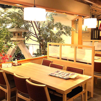 四季の景観を楽しむ特別席。和の趣に癒されるひととき