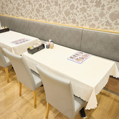 テーブル席　小中規模宴会に