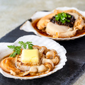 料理メニュー写真 北海道産　活ホタテのバター醤油焼き又はブラックビーンズ蒸し