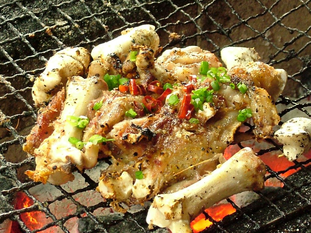 女性にもファン多数♪鳥将軍の豚足で食わず嫌いから好きになった人も多いとのこと…