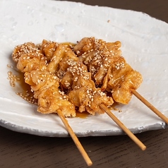 名物鳥かわパリパリ串(3本)