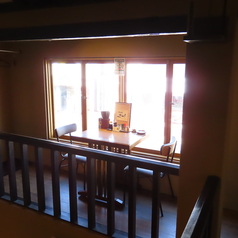 カップルで仲睦まじく座ることができる「カップル席」もご用意!さまざまなメニューを頼み、シェアしながらご飲食を楽しむことができる特等席です◎絶品料理とドリンクを囲み、記念に残るひとときを♪