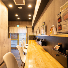 【1階】観光帰りや休日のお食事に最適です。リーズナブルな価格で本格的な鰻を楽しめるので、ちょっと贅沢なランチやディナーにもぴったり。川越の街歩きの後に、ゆったりとした空間で美味しい鰻を味わいませんか？