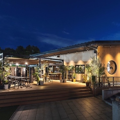 緑豊かな扇町公園の一角に佇む、”ボタニカル”をコンセプトにしたファインダイニング『Botanico扇町公園』!カウンター席、ソファー席、オープンテラスなどもございます◎