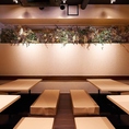 【12～20名様テーブル席】団体様のご利用も大歓迎しております。足を伸ばせる広々とした快適なお席でのんびりと宴会をご堪能頂けます。人数、予算などお気軽にお問い合わせください。