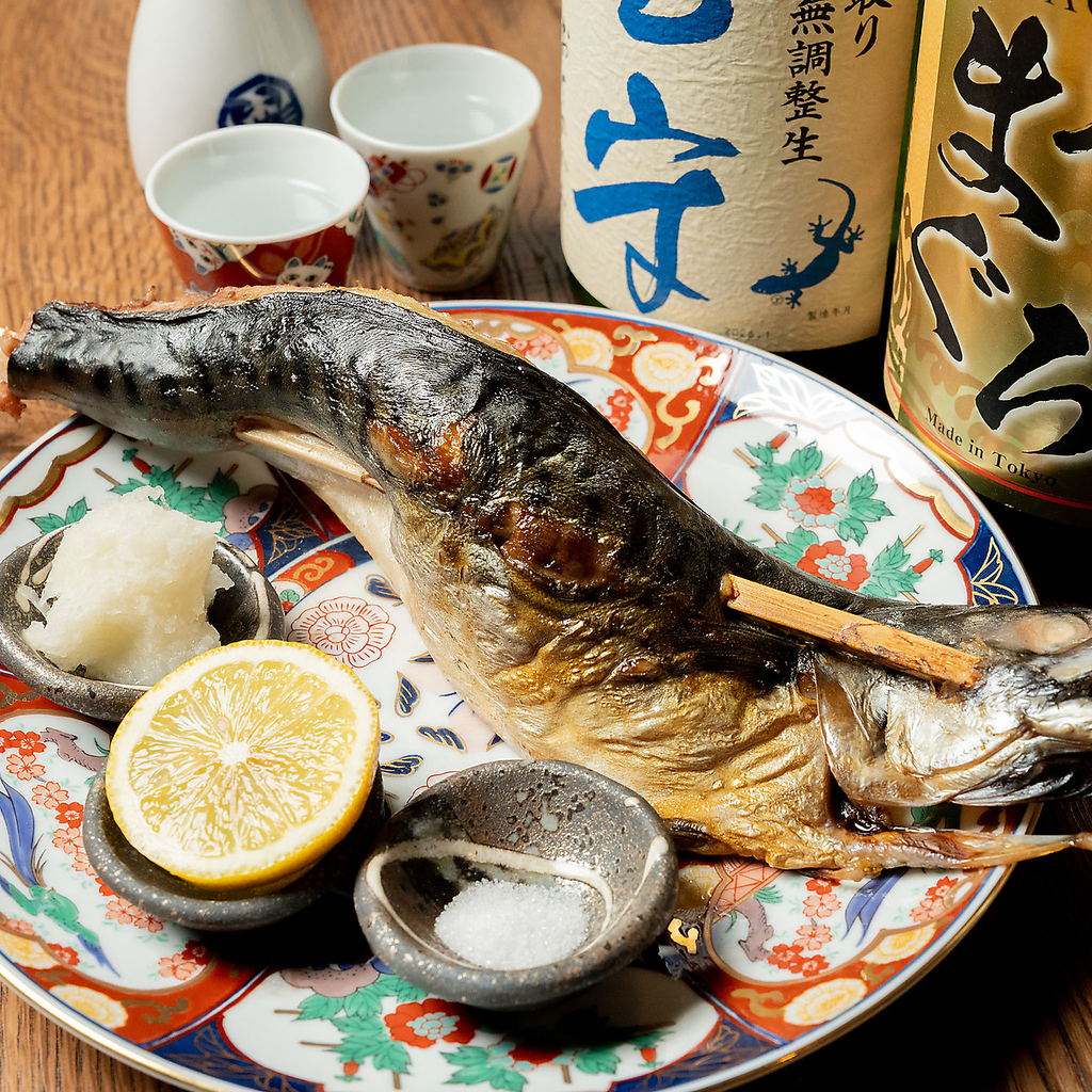 【必食】自家製出汁仕込みの《鬼大トロサバ一本焼き》 