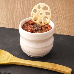 牛たんコンビーフと燻製チーズポテトサラダ