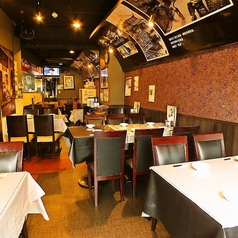 4名様掛けのテーブルを8卓ご用意しております。アットホームな雰囲気の中で、本格的な上海料理をご堪能ください。