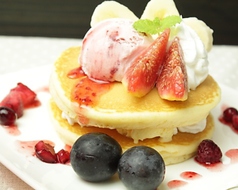 季節のフルーツ　パンケーキ