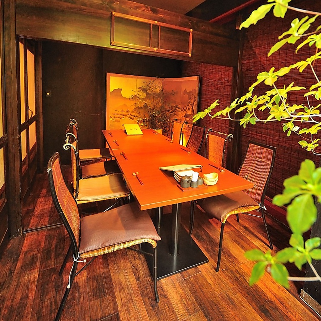 落ち着いた雰囲気の個室を27部屋ご用意♪国分町で宴会をするなら亜門で♪