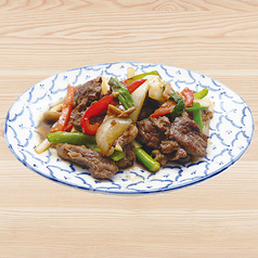 牛肉のオイスターソース炒め　ヌアパッドナムマンポイ　Stir fried-beef with Oyster Sauce