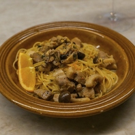 オレンジ香る！特製サルシッチャパスタ